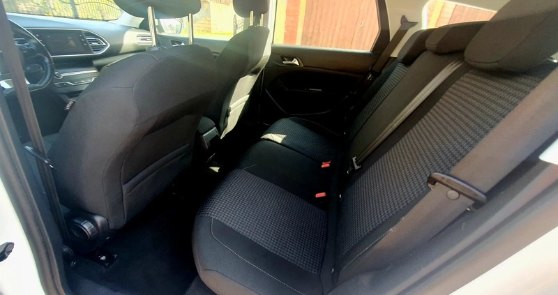 Peugeot 308 cena 40000 przebieg: 174550, rok produkcji 2018 z Legnica małe 137